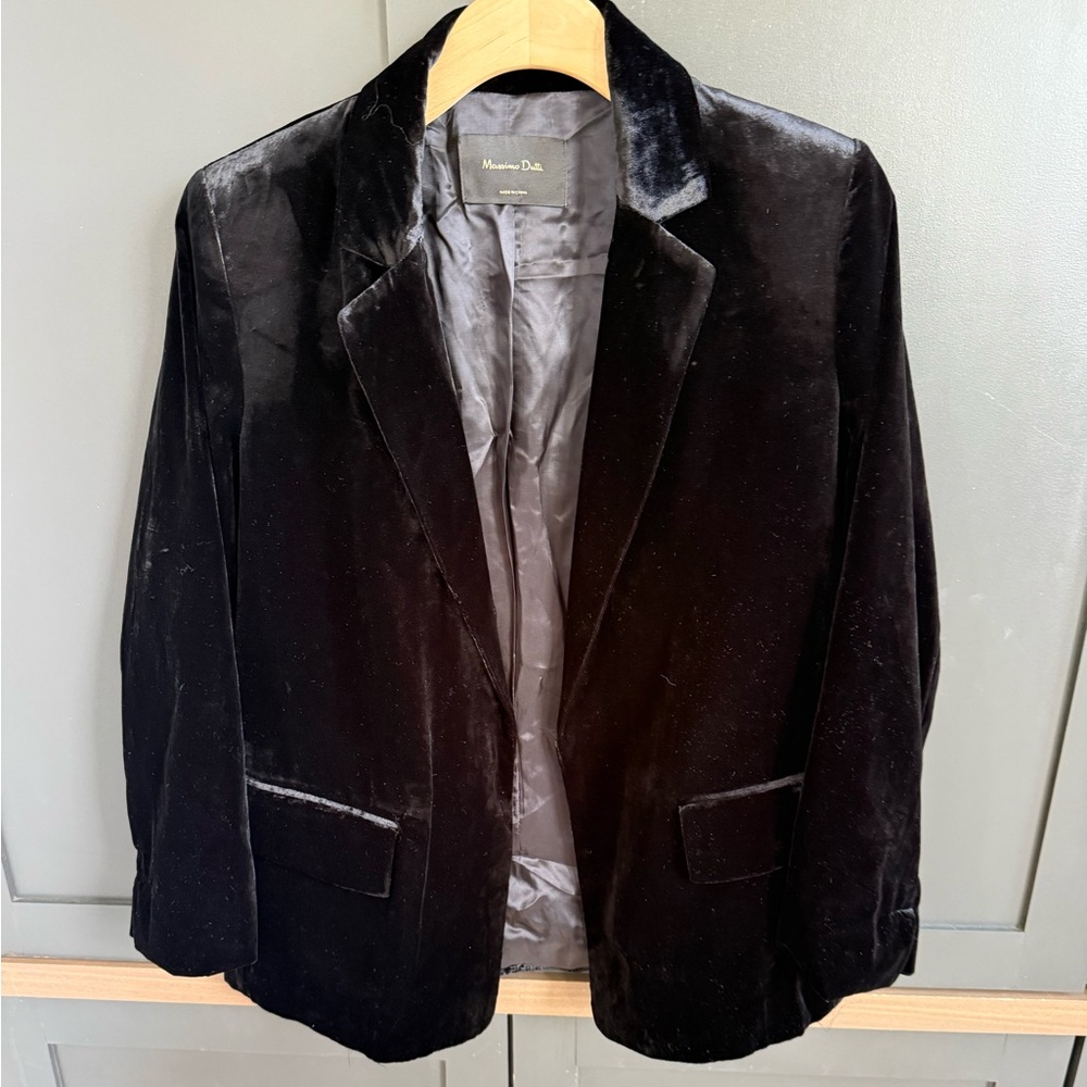Massimo Dutti Black Velvet Blazer • 6